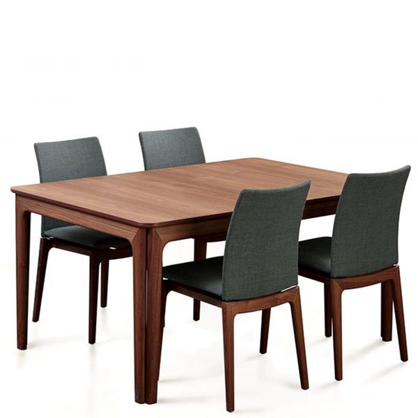 Skovby SM26 Dining Table in Oiled Walnut