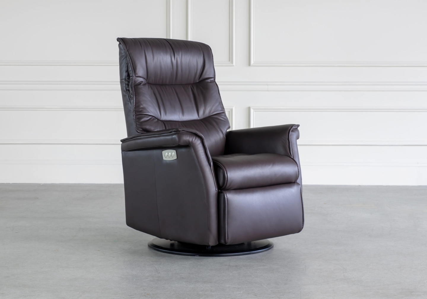 Chelsea Recliner Trend Chocolate Angle