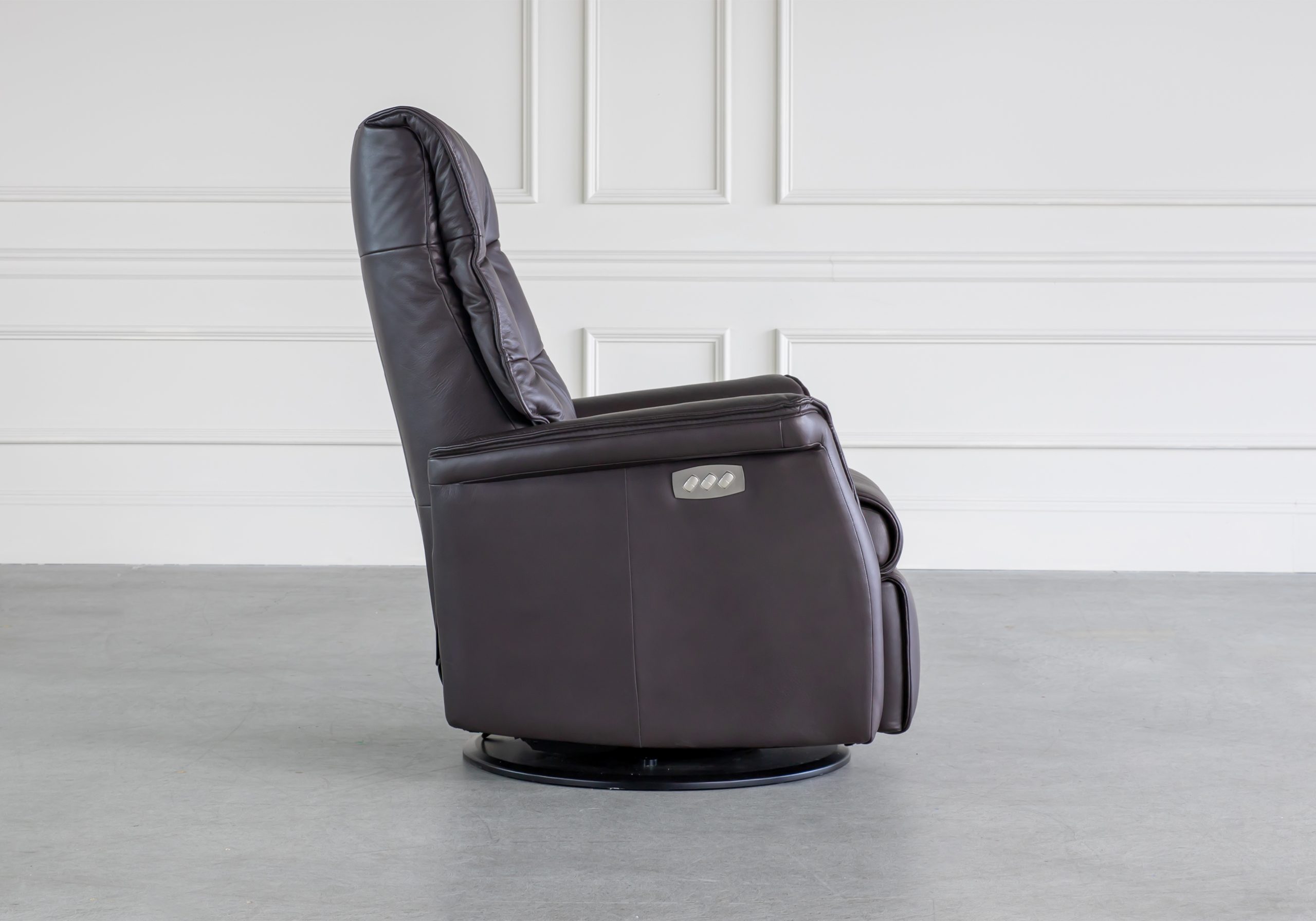 Chelsea Recliner Trend Chocolate Side Chelsea Recliner Trend Chocolate Side