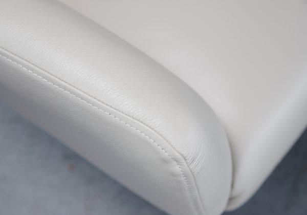 Haley Chair in White M5, Detail
