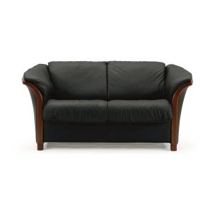 Ekornes® Manhattan Loveseat in Paloma Black with Walnut