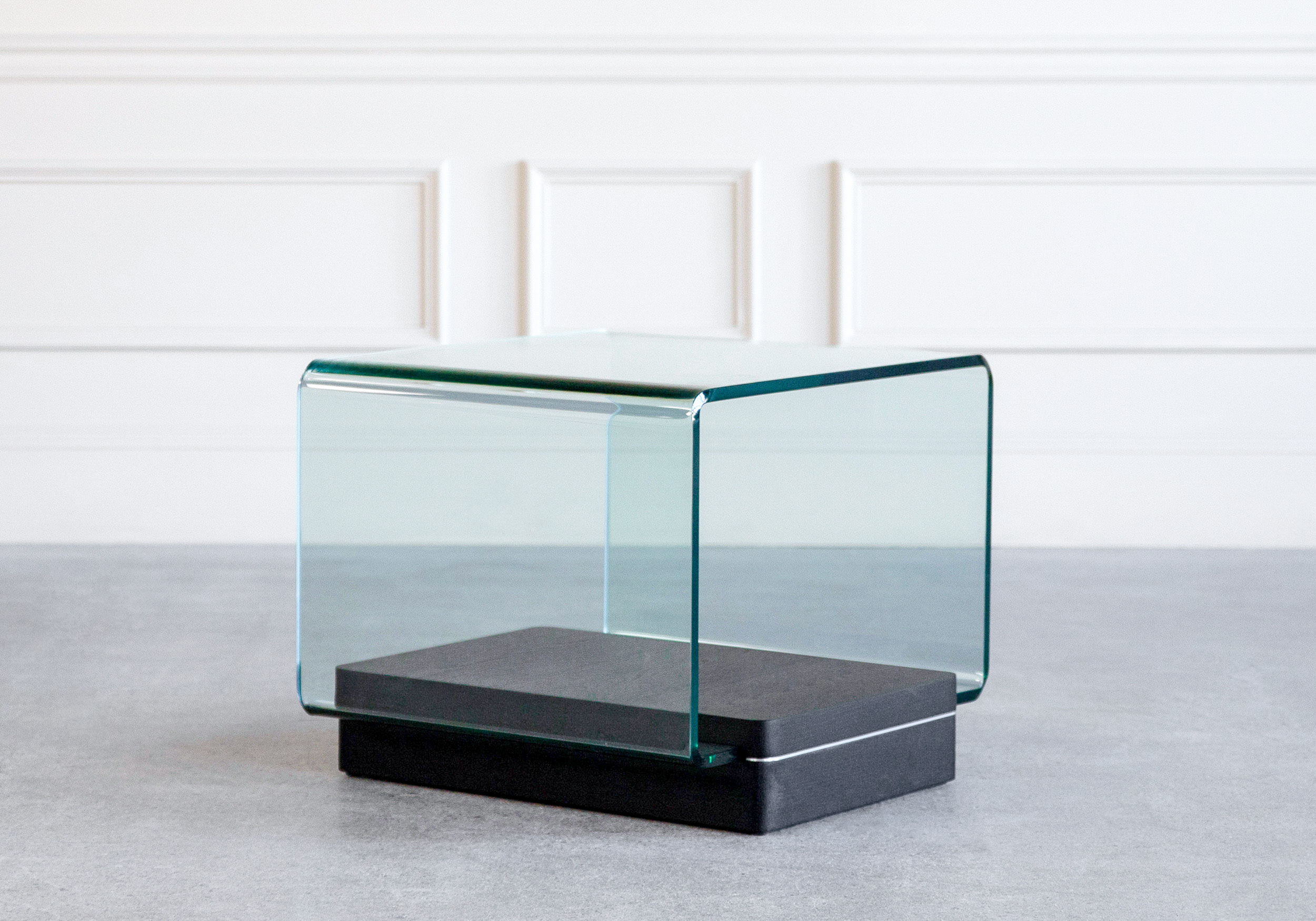 Display case clearance end table