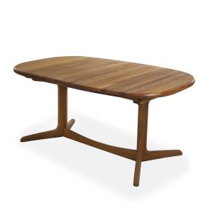 Sun Cabinet BL27 Dining Table in Teak, Closed on Angle