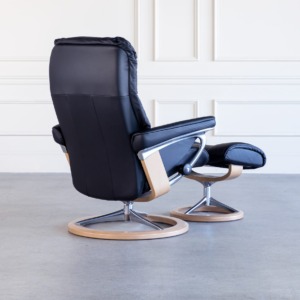 Mayfair Signature Recliner Black Back Mayfair Signature Recliner Black Back