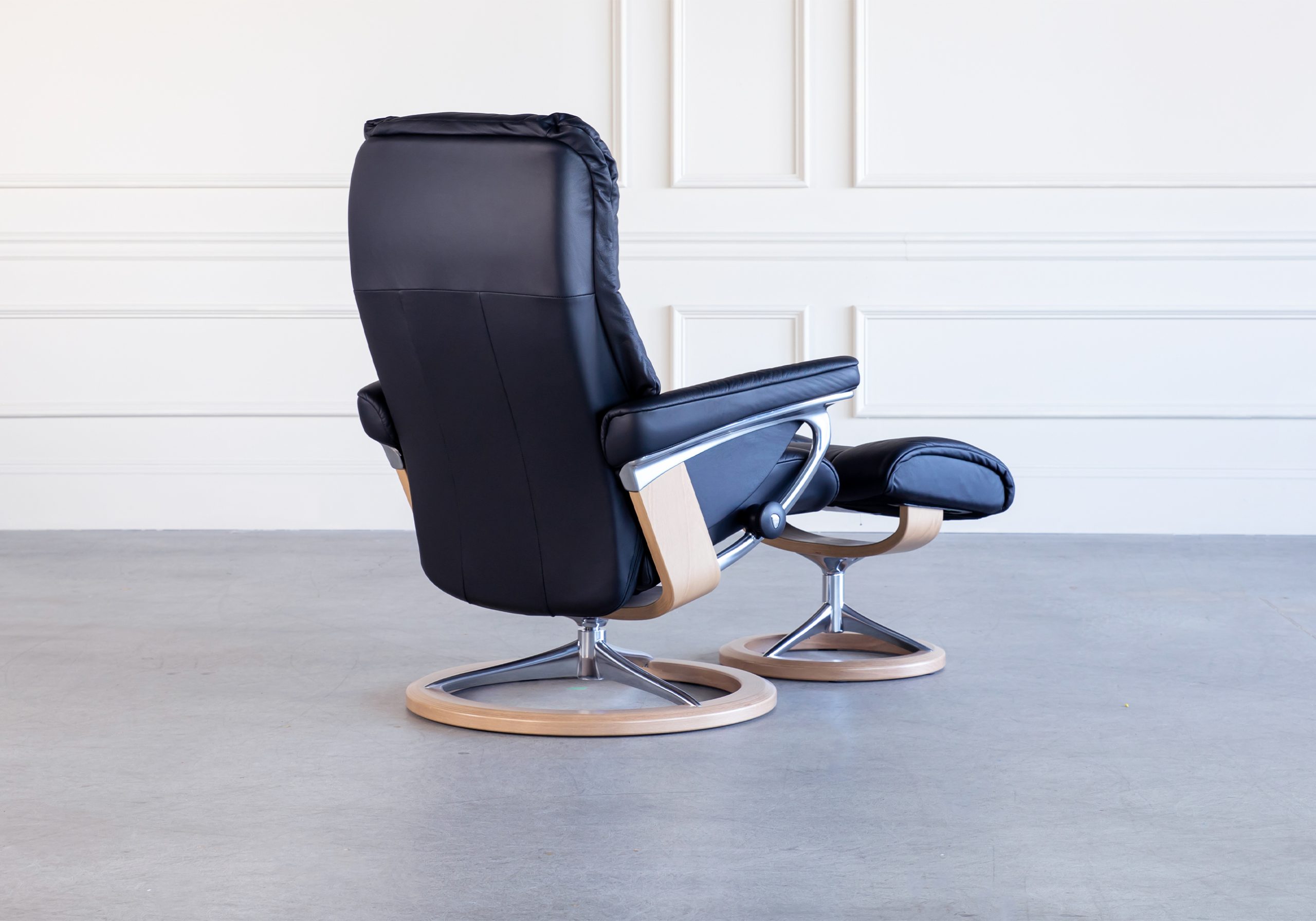 Mayfair Signature Recliner Black Back