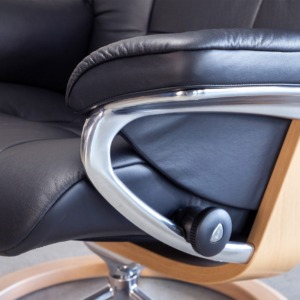 Mayfair Signature Recliner Black Close Up Mayfair Signature Recliner Black Close Up