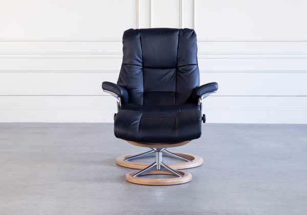 Stressless Mayfair Signature Swivel Leather Recliner ScanDesigns