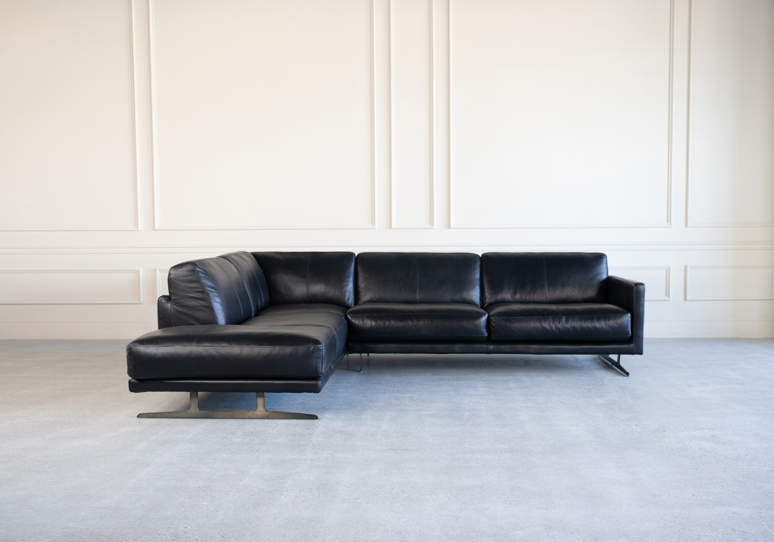 Larsen Sectional Black Featured