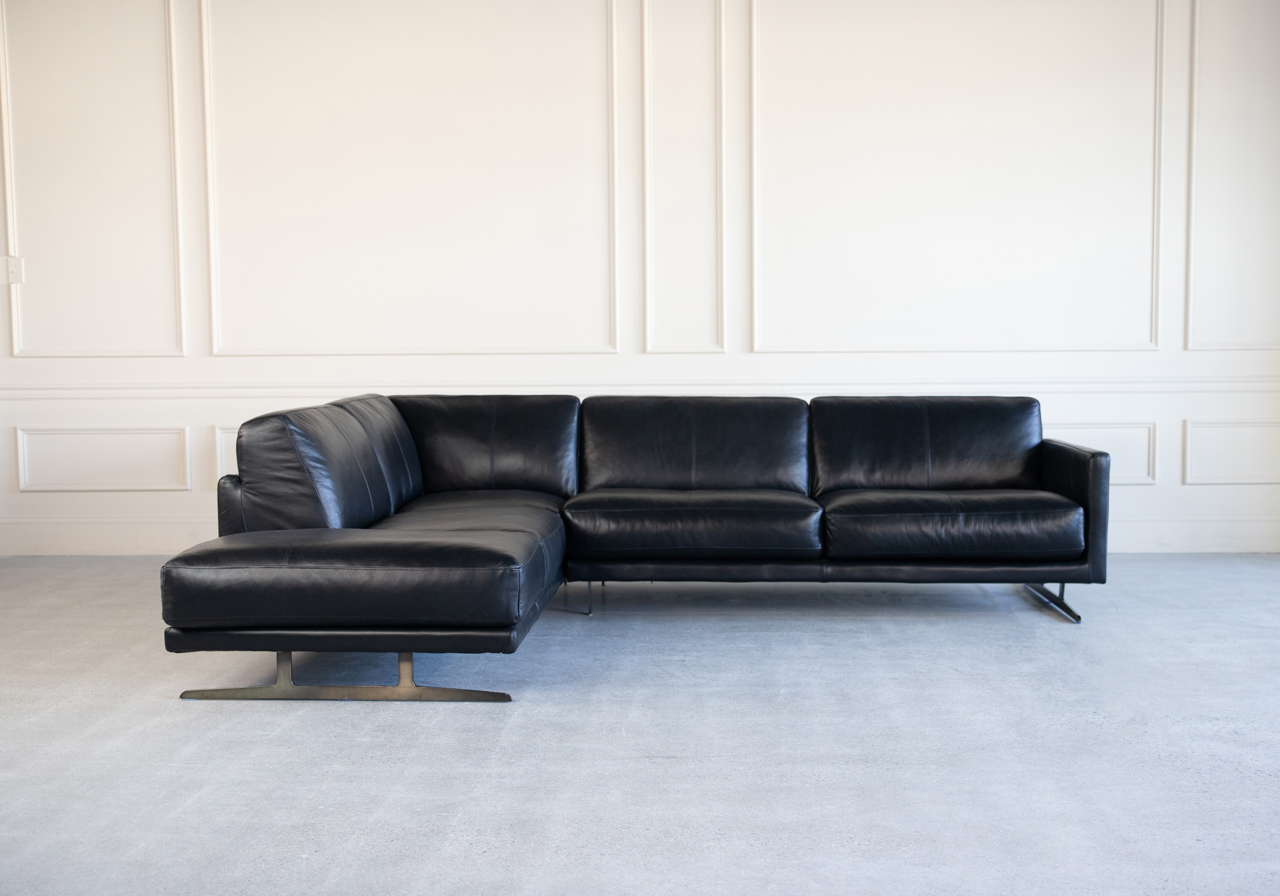 Larsen Sectional Black Front