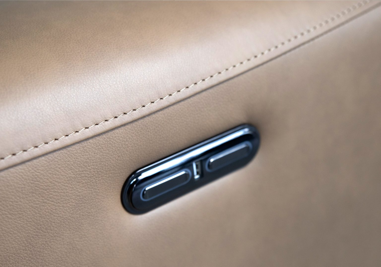 Cardero Sofa Butter Details