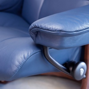 Mayfair Classic Recliner Oxford Blue Close Up Mayfair Classic Recliner Oxford Blue Close Up