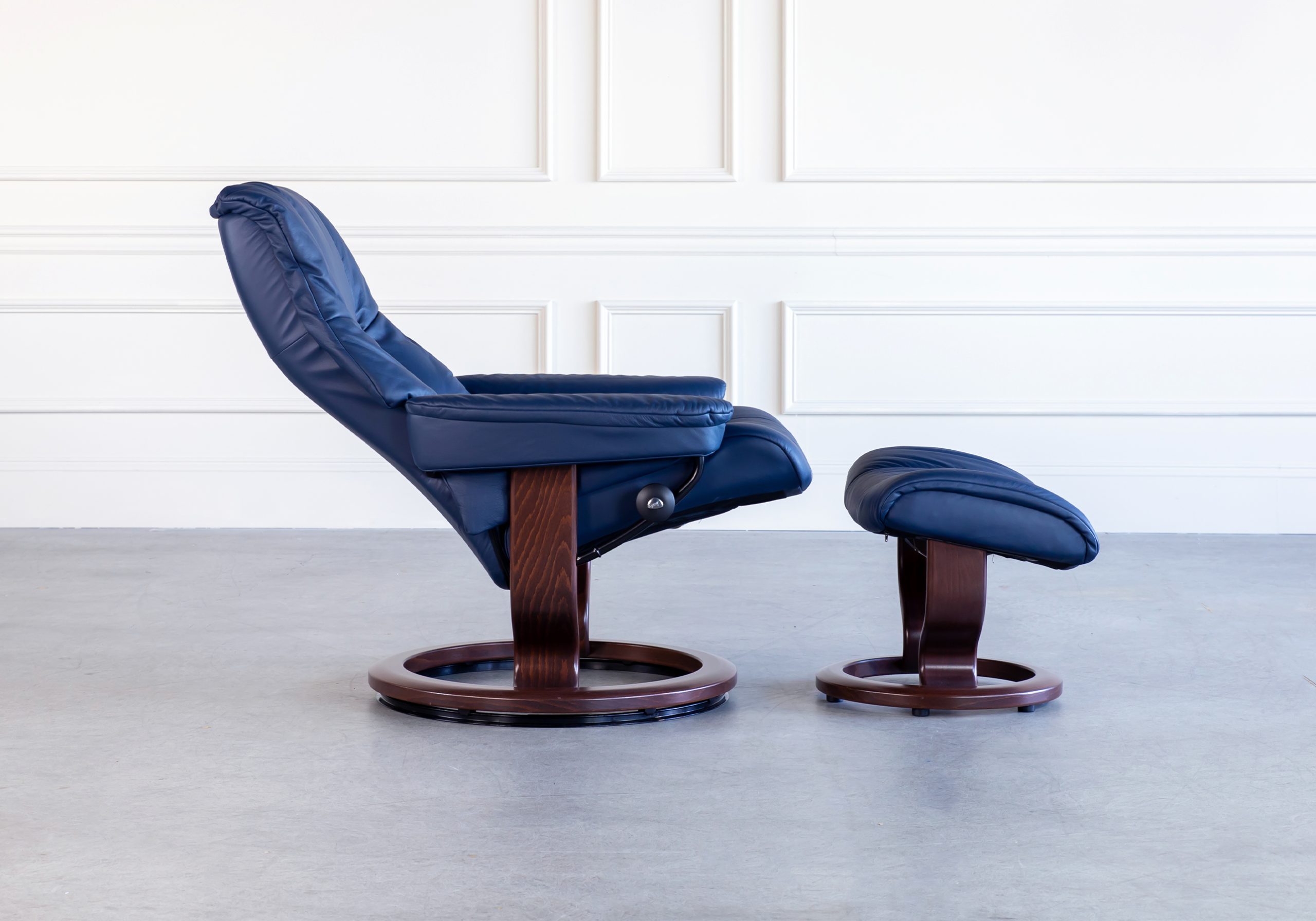 Mayfair Classic Recliner Oxford Blue Recline