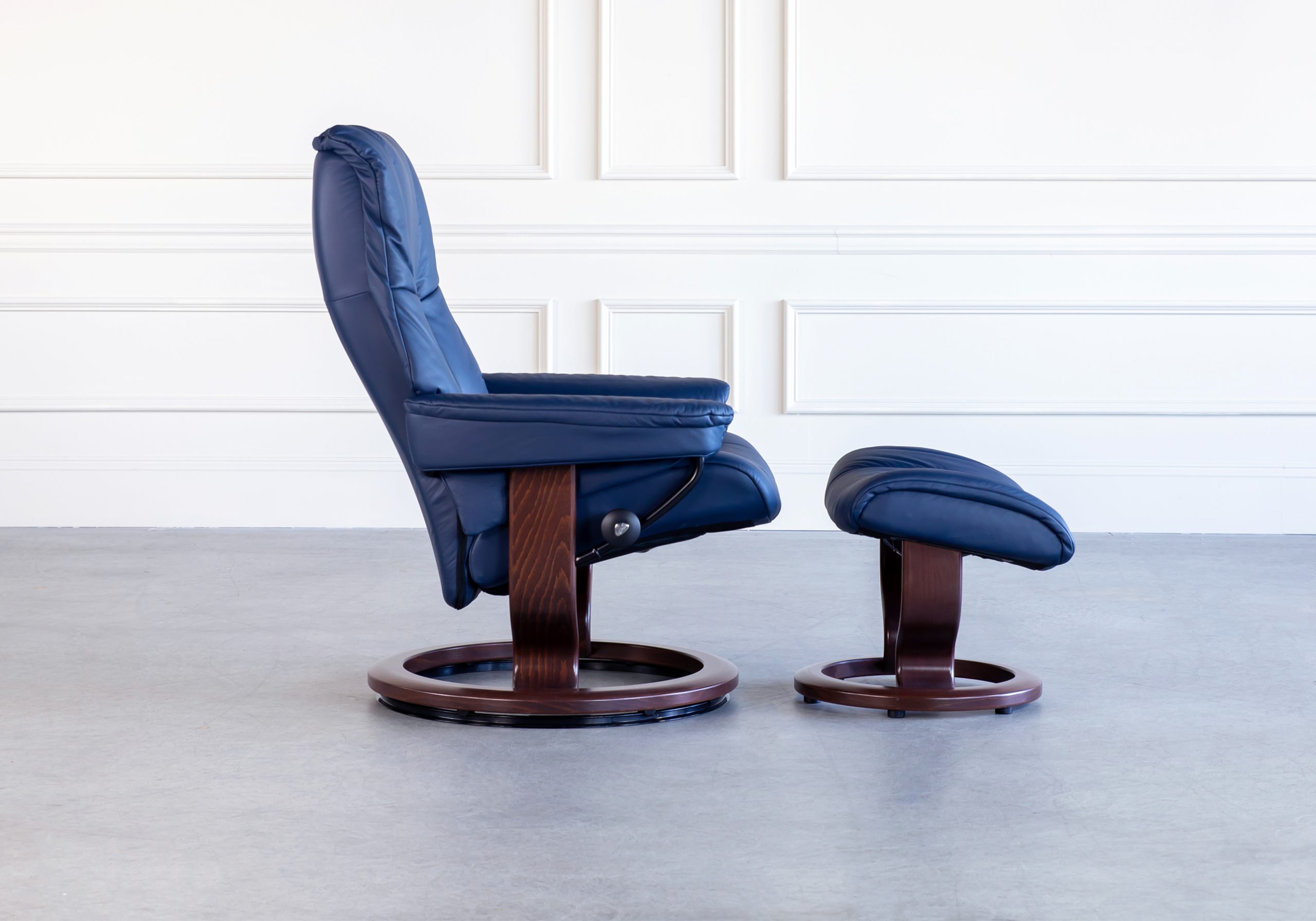 Mayfair Classic Recliner Oxford Blue Side