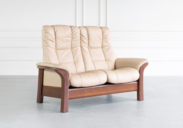 Stressless Windsor Loveseat in Paloma Sand and Walnut, Angle