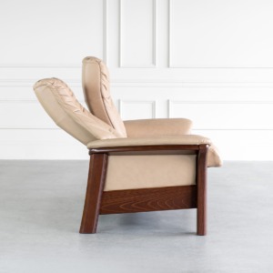 Stressless Windsor Loveseat Paloma Sand Walnut Side Recline Stressless Windsor Loveseat Paloma Sand Walnut Side Recline