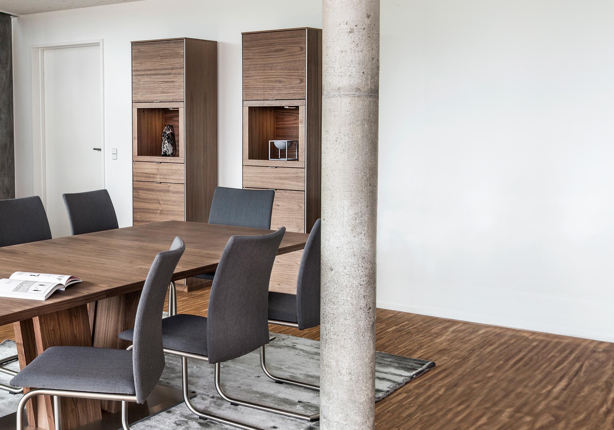 Skovby SM914 Display Cabinet 2 1