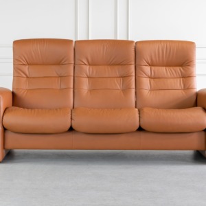 Stressless Sapphire Sofa Paloma Cognac Front Stressless Sapphire Sofa Paloma Cognac Front