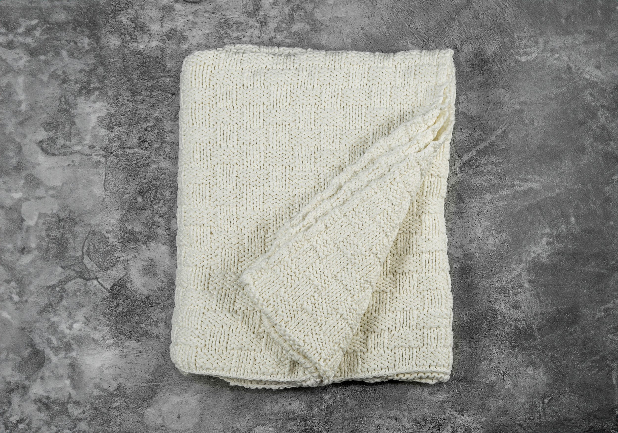Basket Ivory Throw