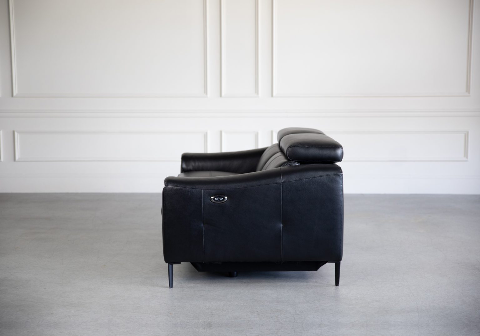 barclay loveseat black side