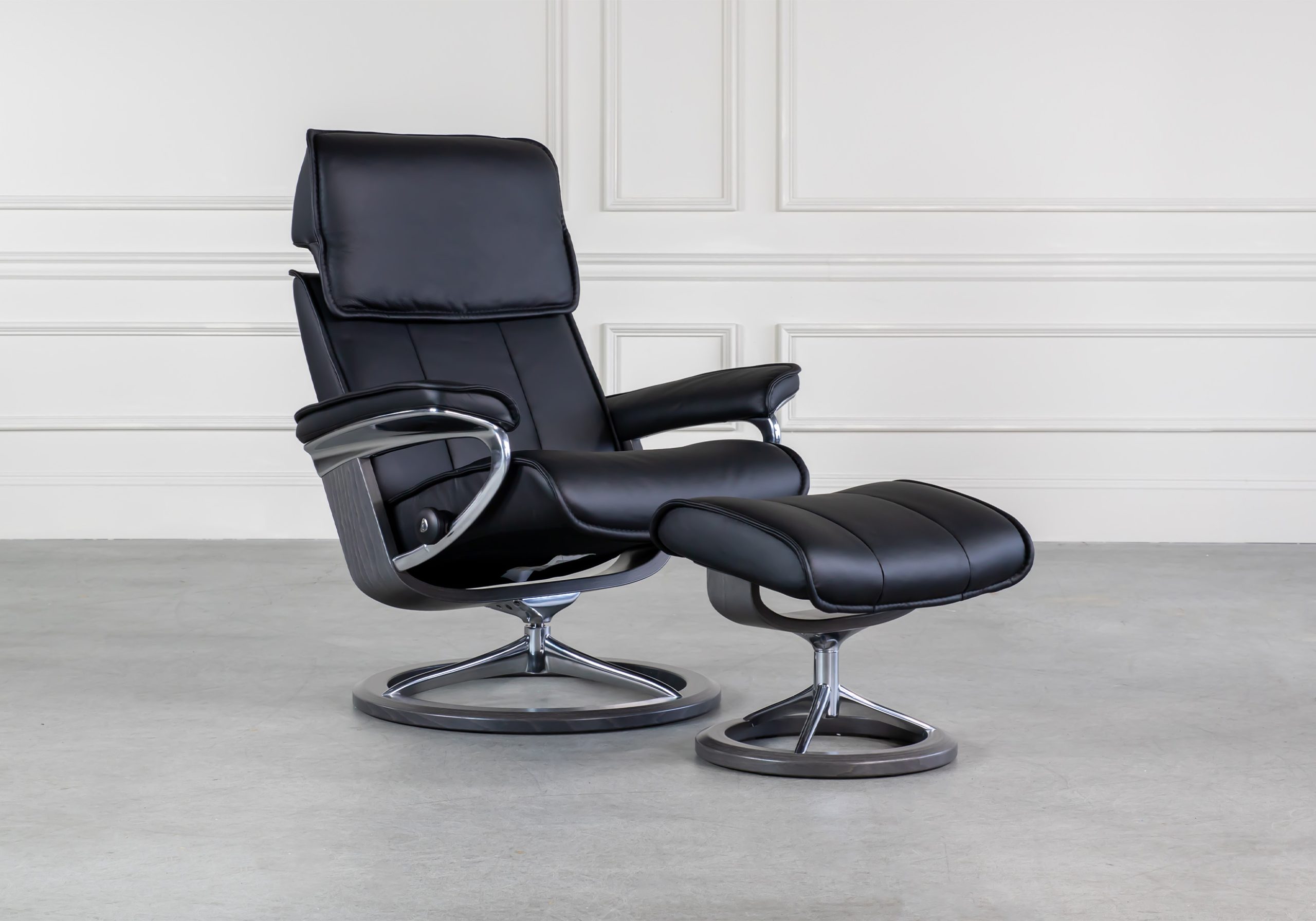 Stressless Admiral Signature Recliner - ScanDesigns Furniture