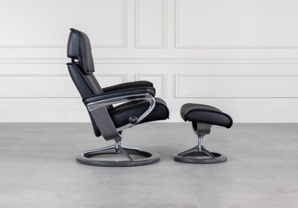 Stressless Admiral Signature in Paloma Black, Grey Base, Side