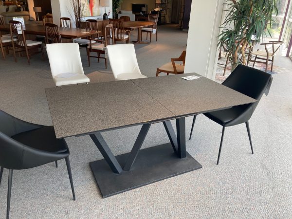 Breeze Dining Table