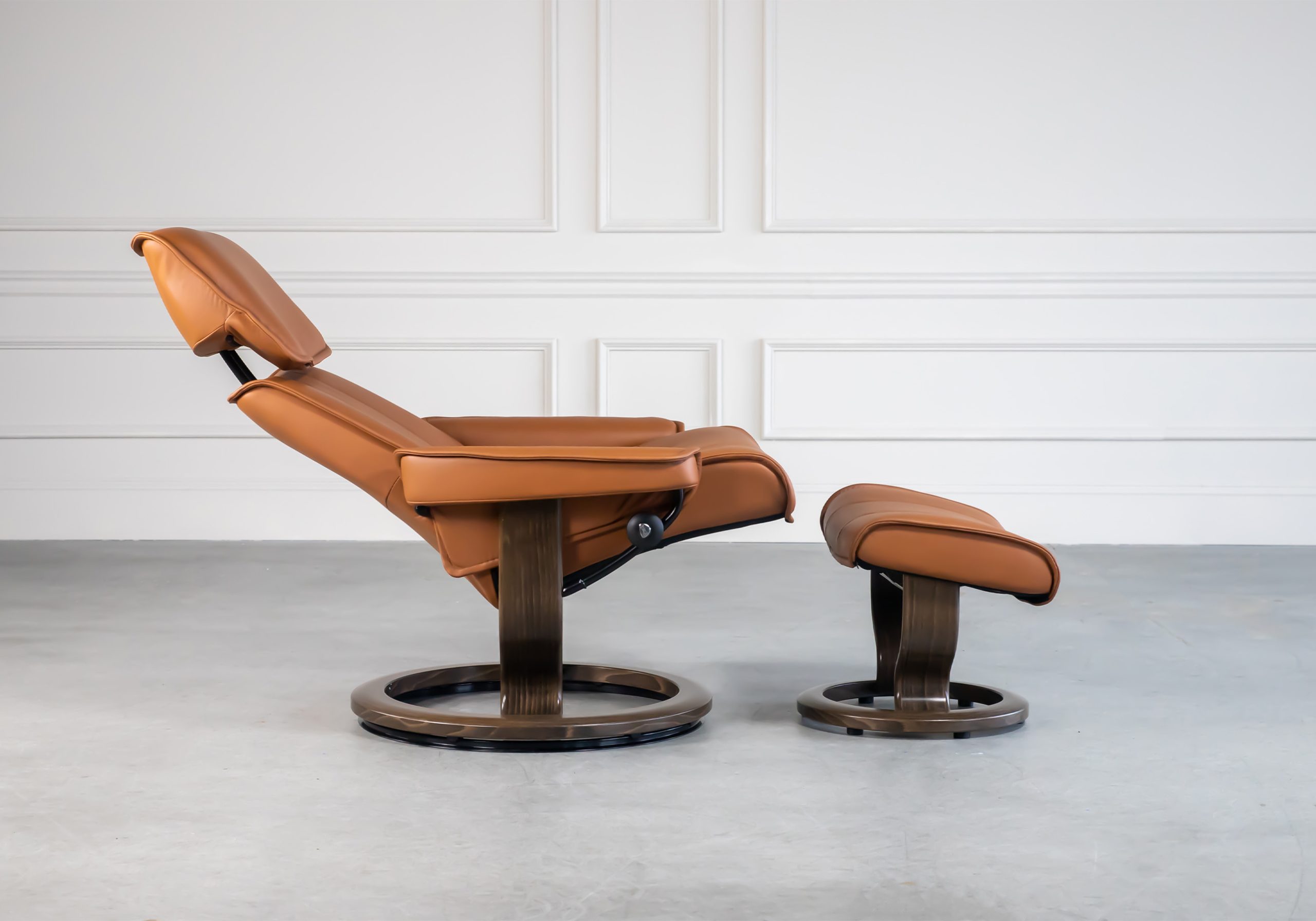 Stressless Admiral Classic Swivel Leather Recliner ScanDesigns Furniture