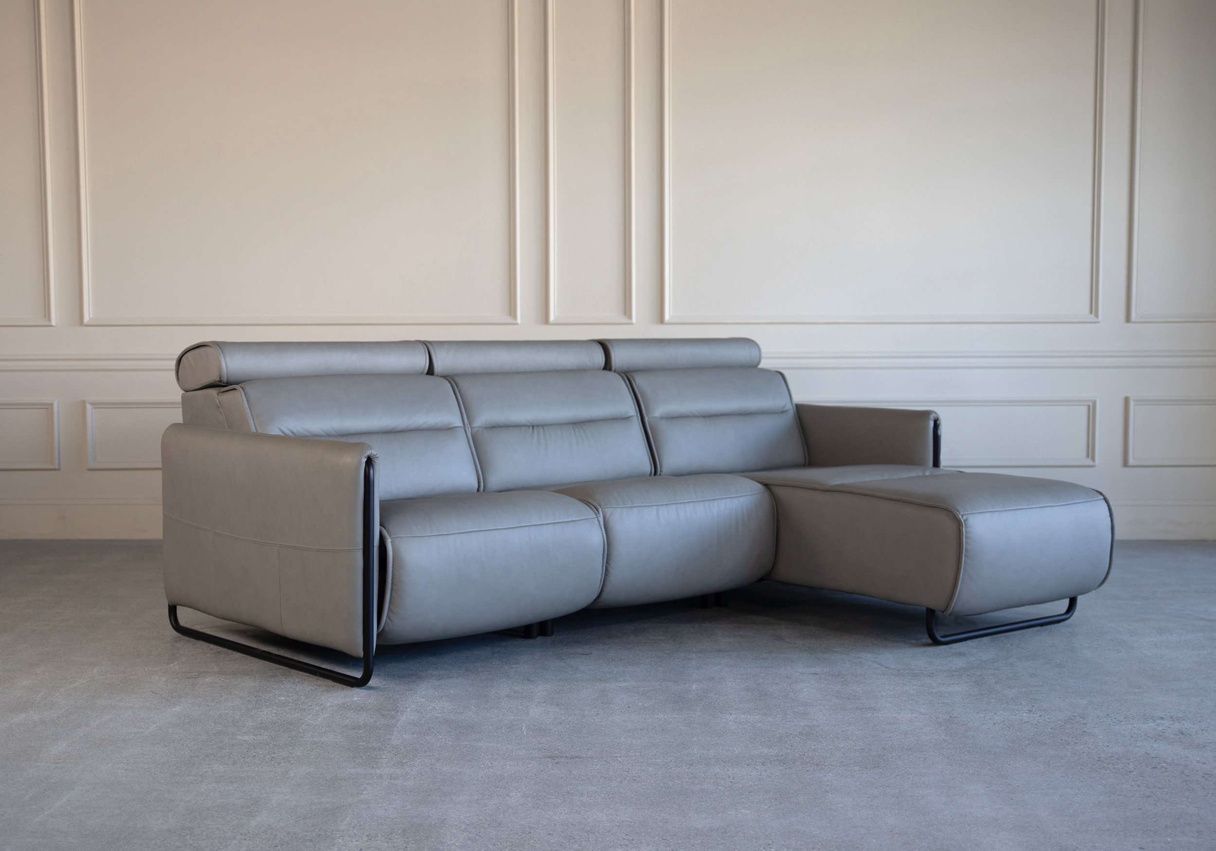 Emily Sectional Paloma Silver Grey Black Angle