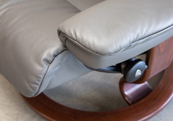 Sunrise Signature Recliner in Paloma Metal Grey, Close Up