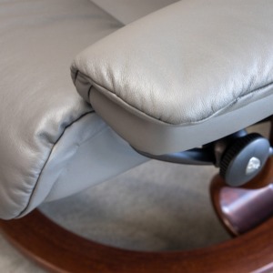Sunrise Classic Recliner Metal Grey Close Up Sunrise Classic Recliner Metal Grey Close Up