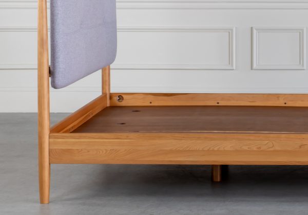 Axel Bed in Cherry, Close Up