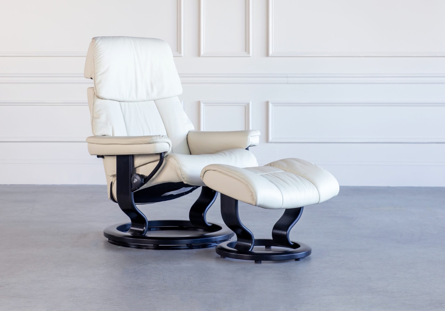 Ruby Classic Light Grey Angle