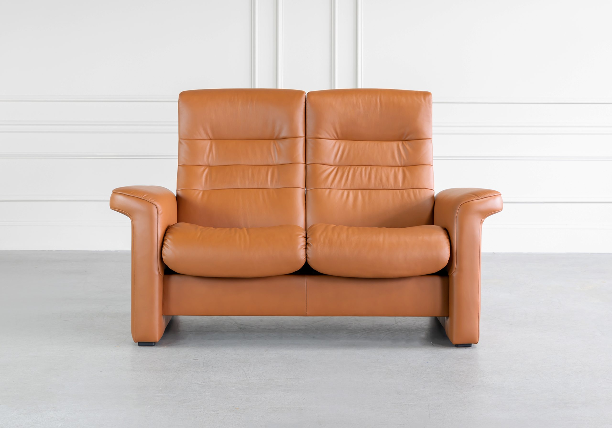 Stressless Sapphire Loveseat Paloma Cognac Front