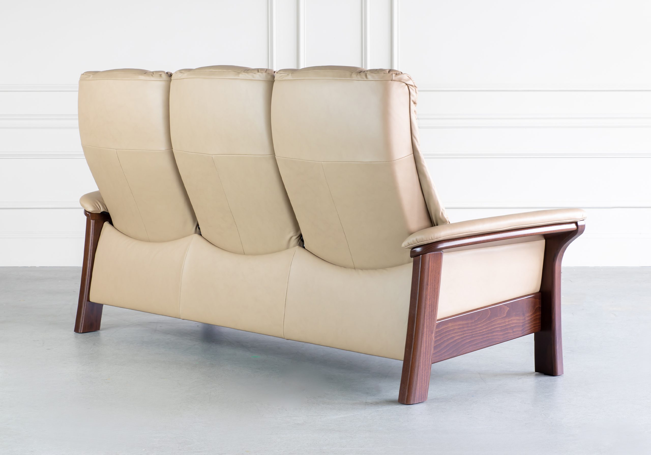 Stressless Windsor Sofa Paloma Sand Walnut Back Stressless Windsor Sofa Paloma Sand Walnut Back