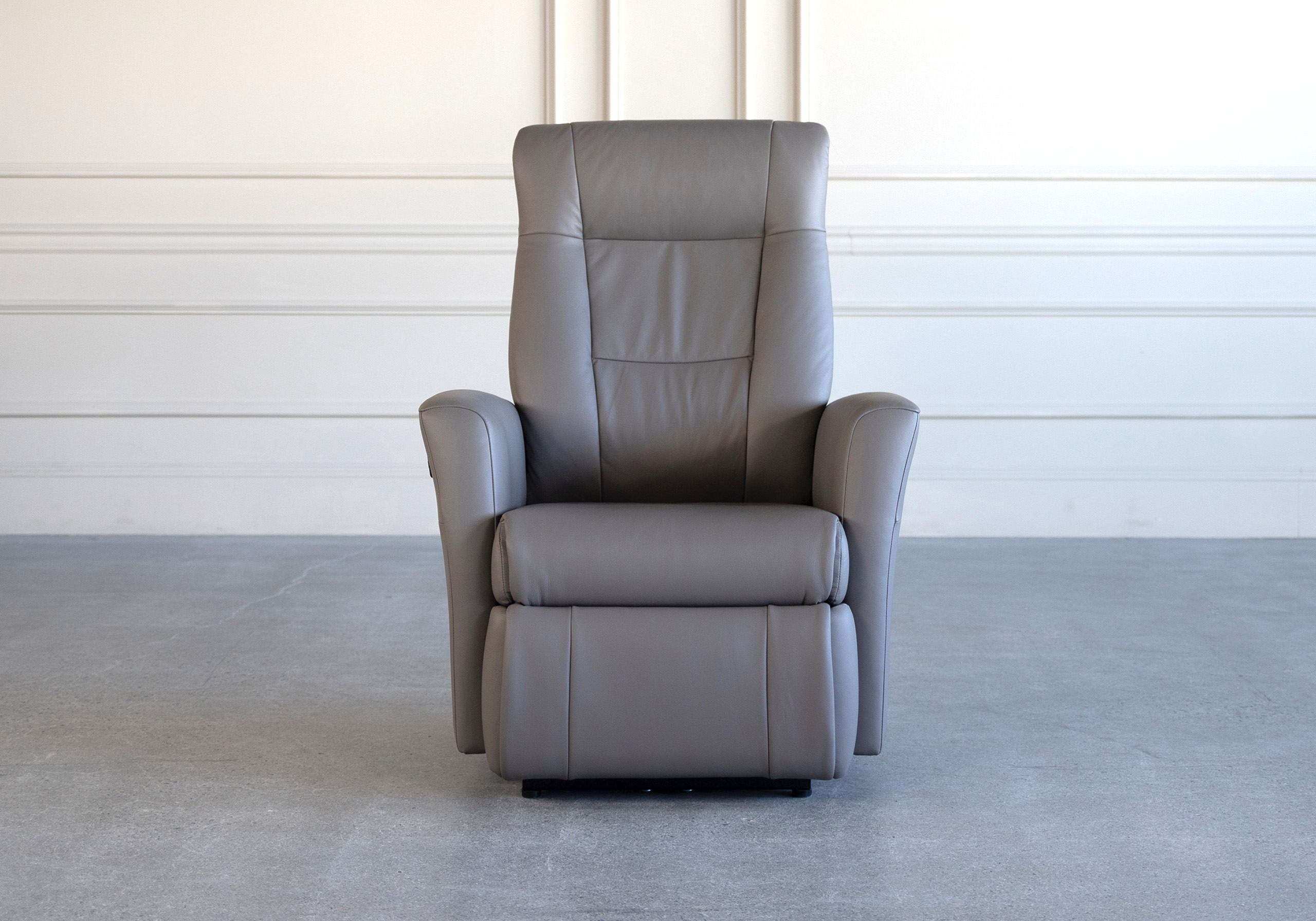 Bergen Recliner Iron Front Bergen Recliner Iron Front