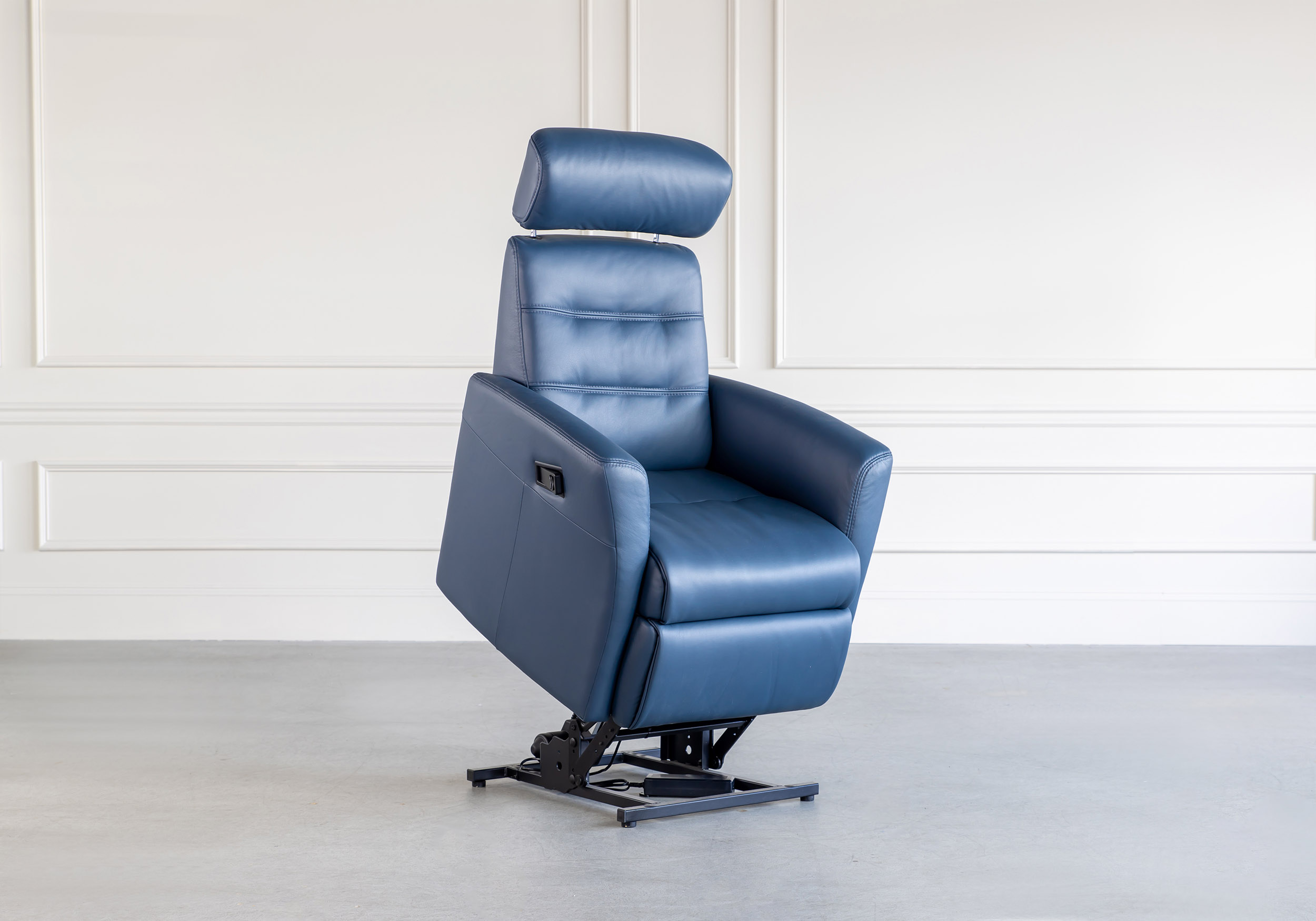 King Lift Chair Midnight Lift Angle