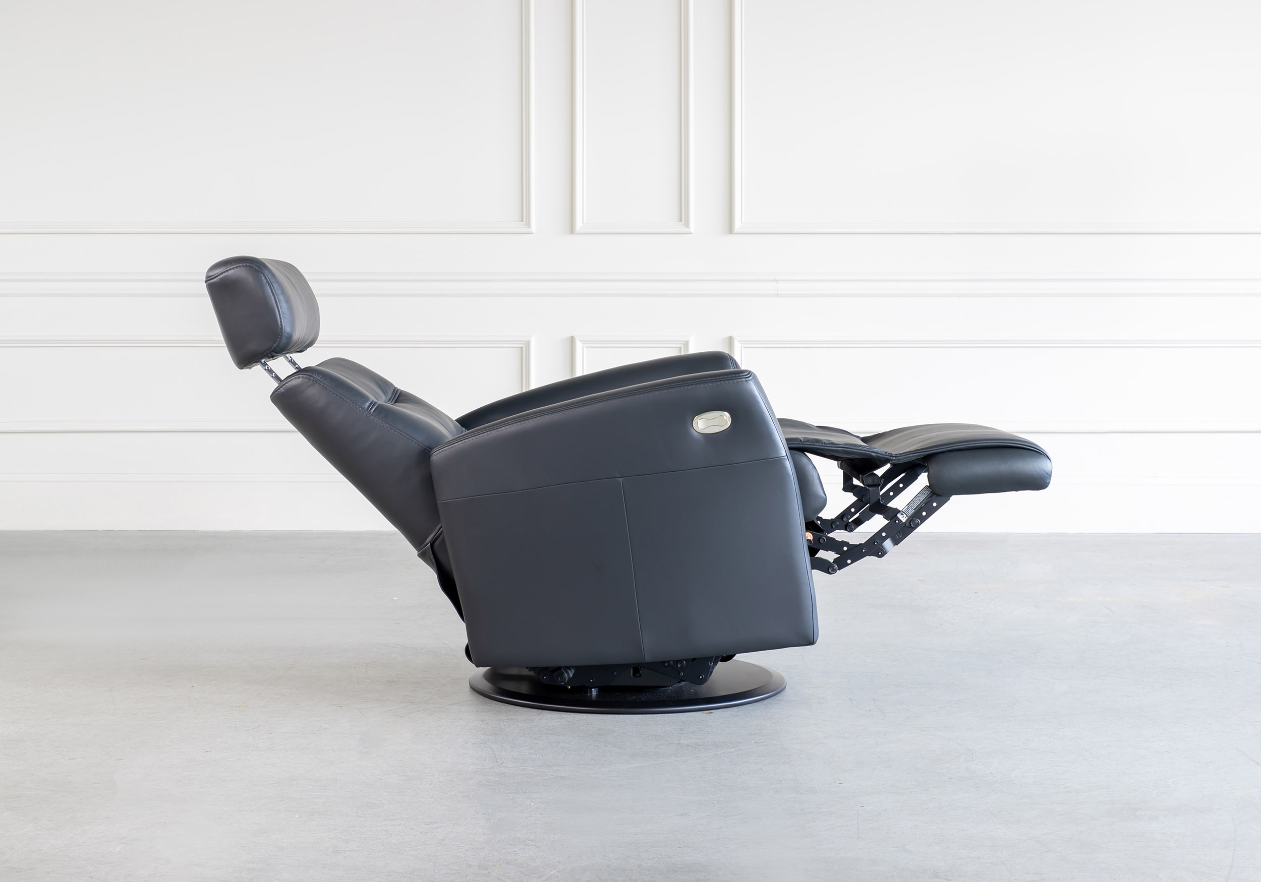 King Recliner Onyx Recline