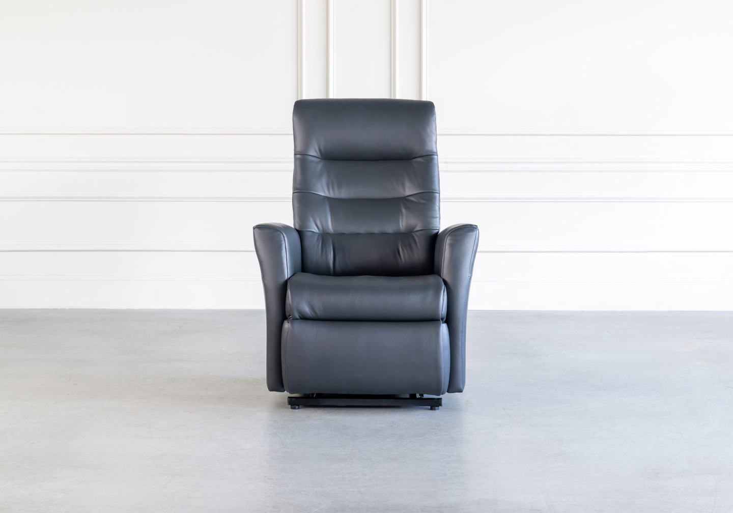 Queen Multi Function Recliner Front Onyx