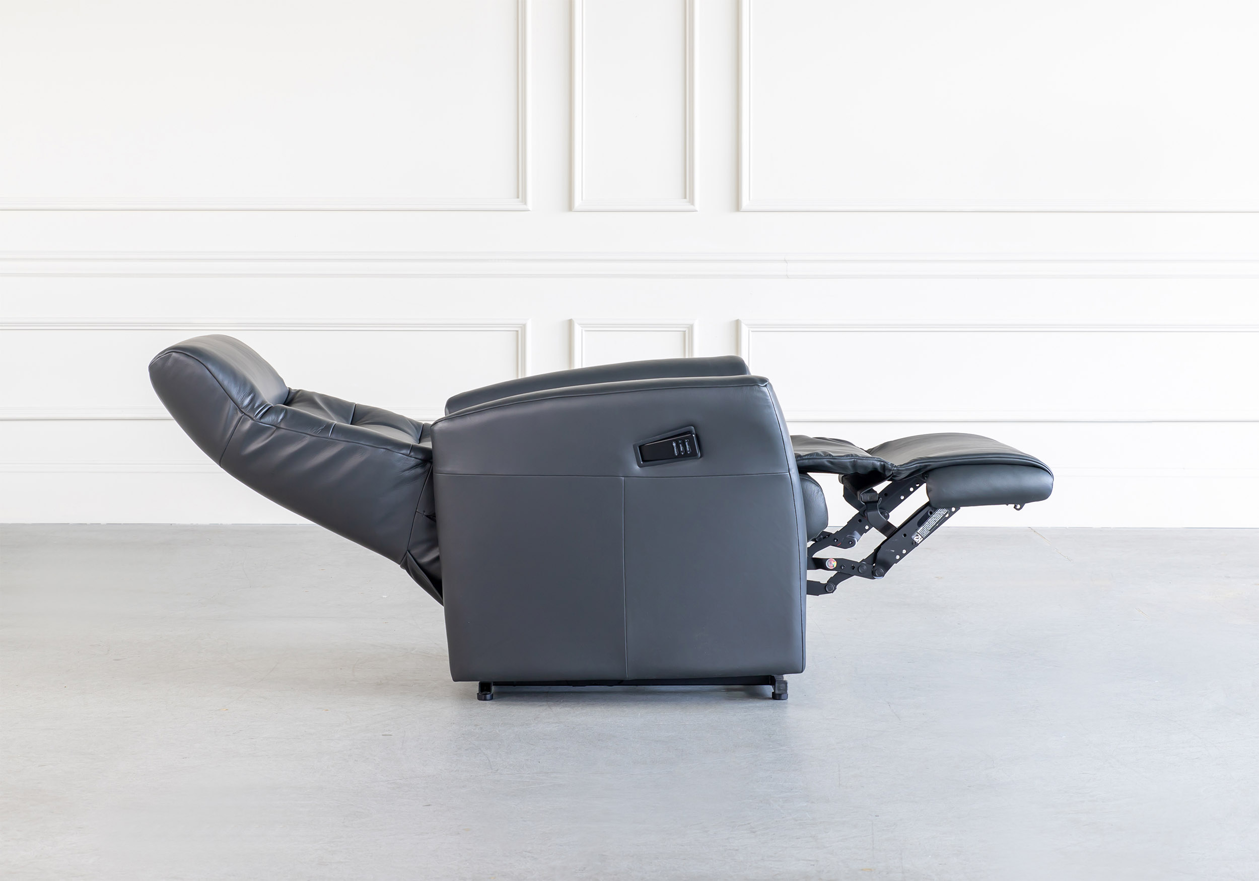 Queen Multi Function Recliner Full Recline Onyx Queen Multi Function Recliner Full Recline Onyx