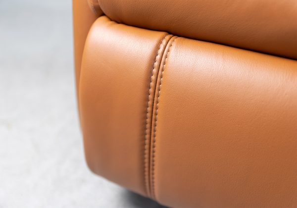 Viking Recliner in Cognac, Detail