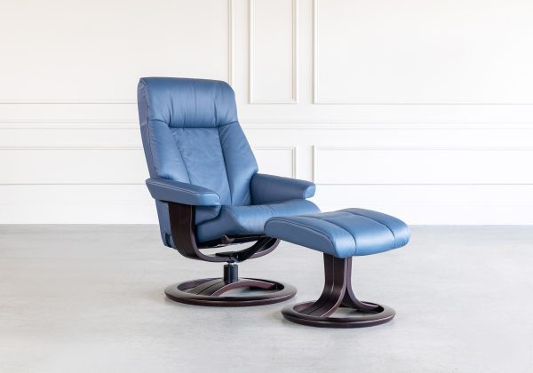 Atlanta Recliner in Essenza Sky, Angle