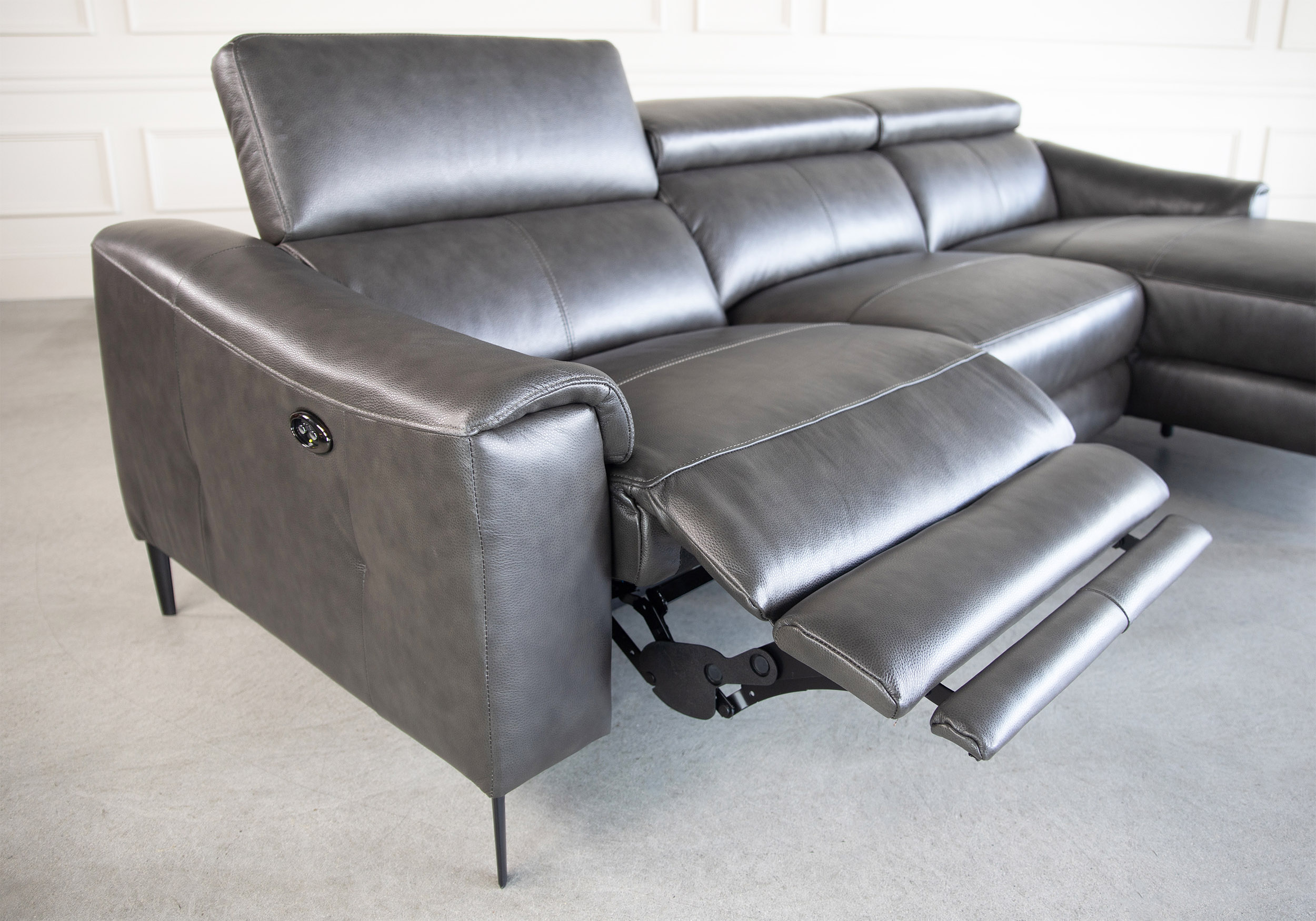 Barclay Small Sectional Charcoal Grey Recline Detail SR