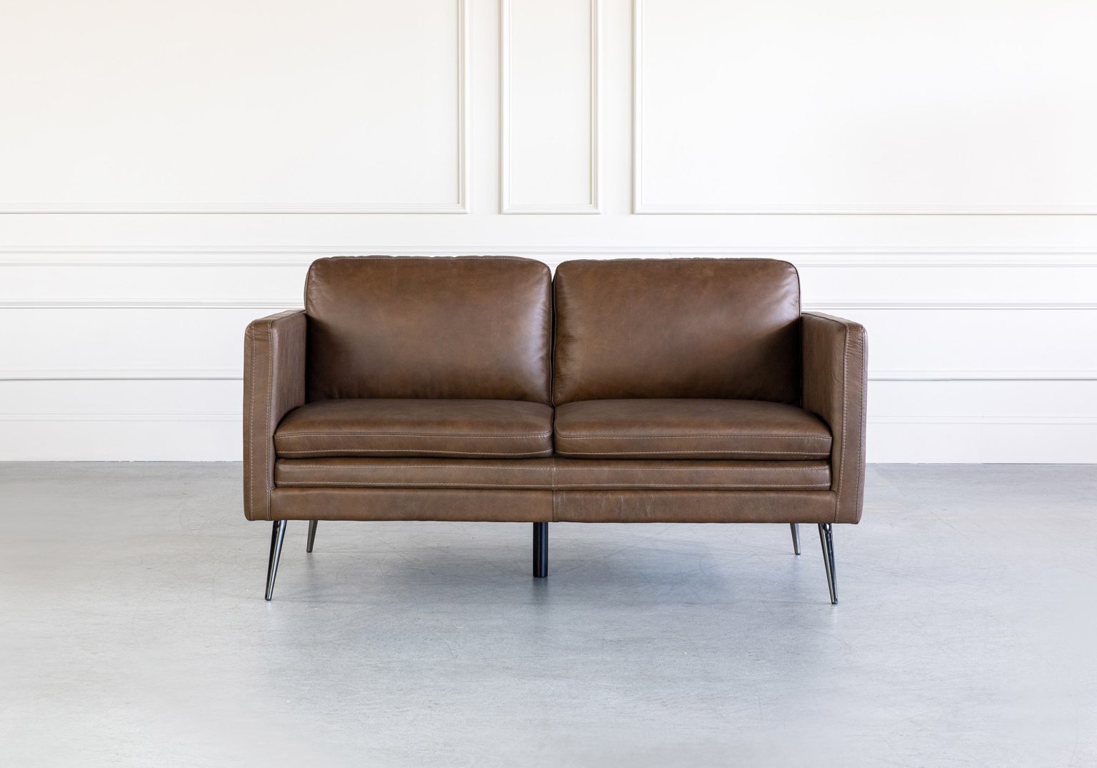 Wayne Loveseat Coffee Front