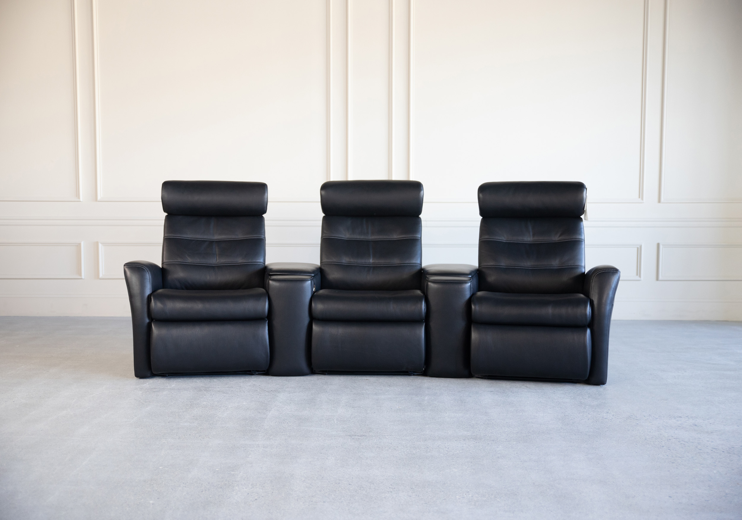 Leather shop theatre chairs