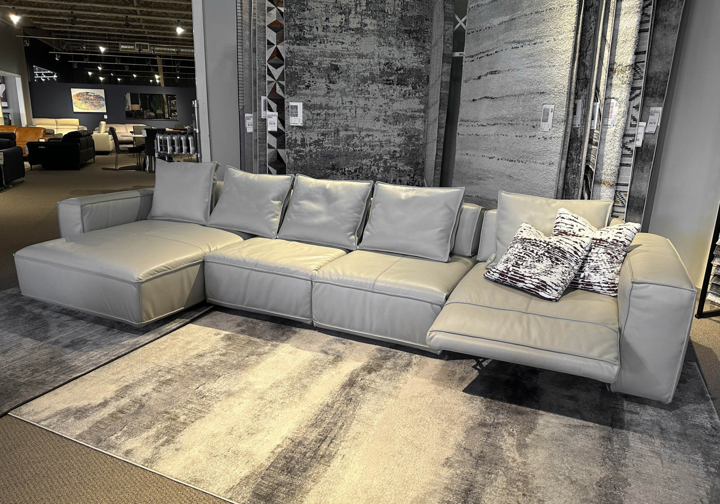 Evan Sectional Featured 1 recline