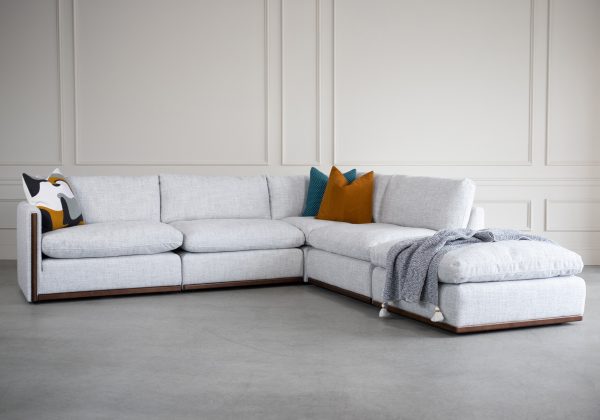 Tracy Sectional in L.Grey, Style