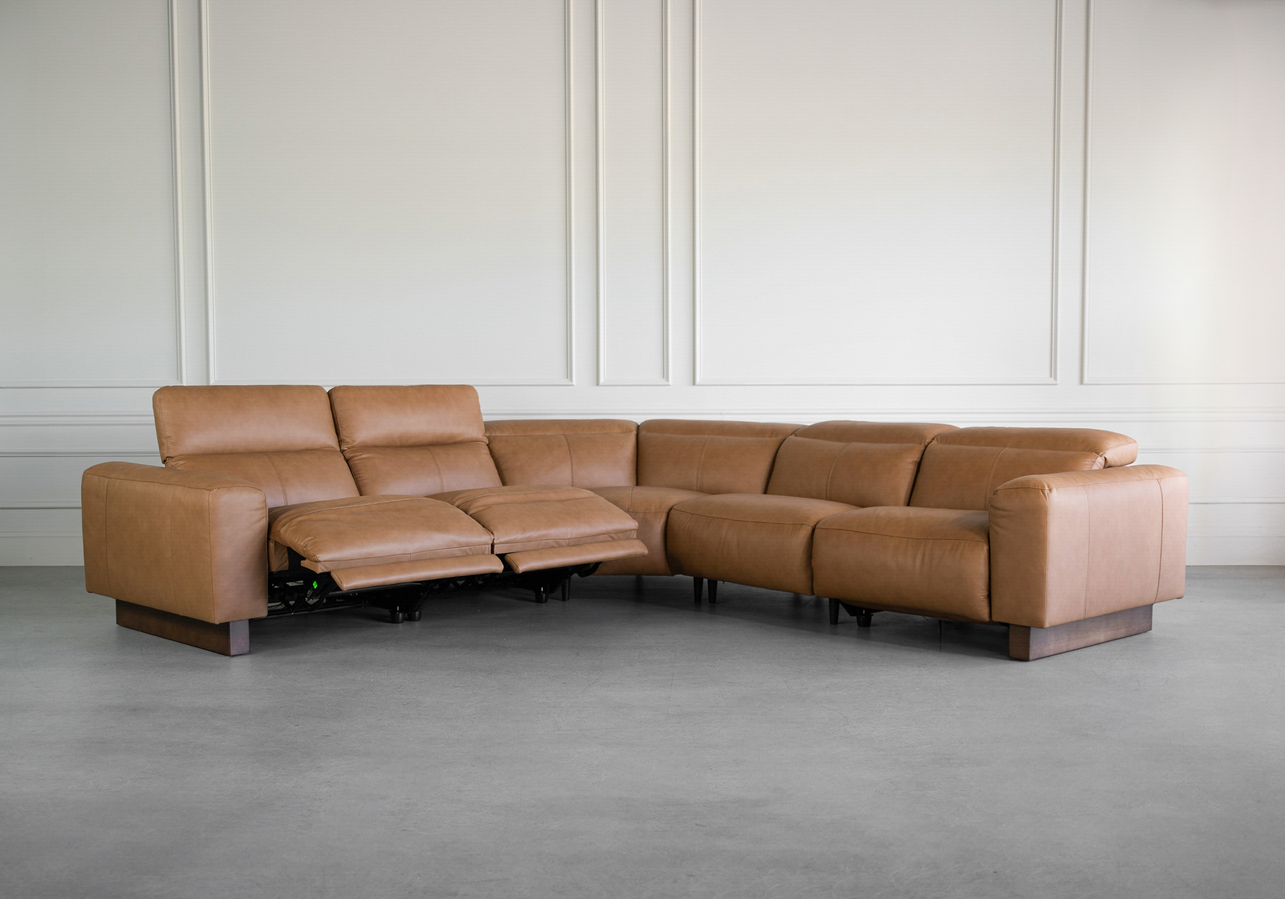 Wendy Leather Power Reclining Sectional Sofa with Dual Recliners Wendy Leather Power Reclining Sectional Sofa with Dual Recliners