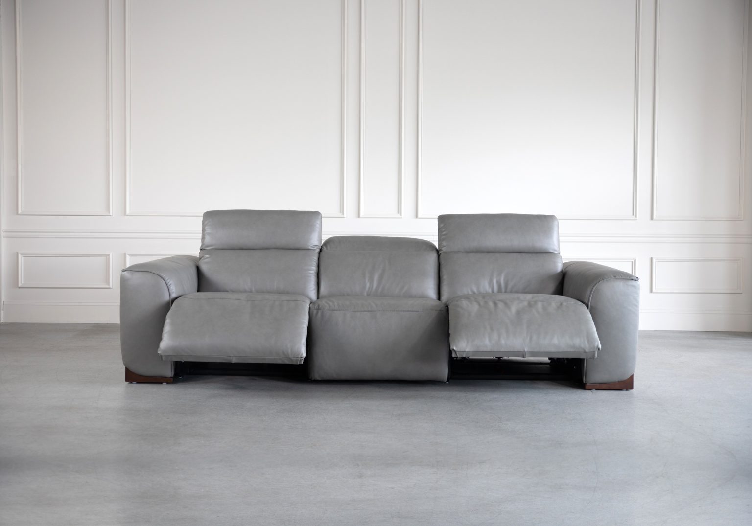 Karl Large Pwr Sofa LGrey U71 Front recline headrests up 2