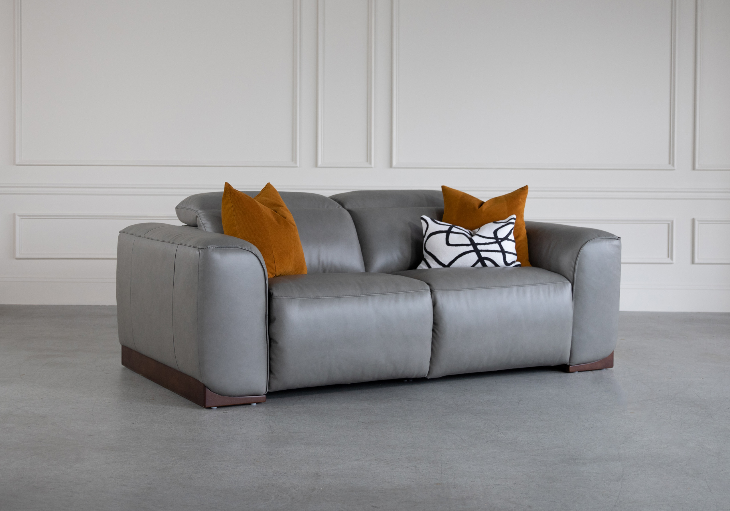 Karl Pwr Sofa LGrey U71 Angle Pillows Karl Pwr Sofa LGrey U71 Angle Pillows