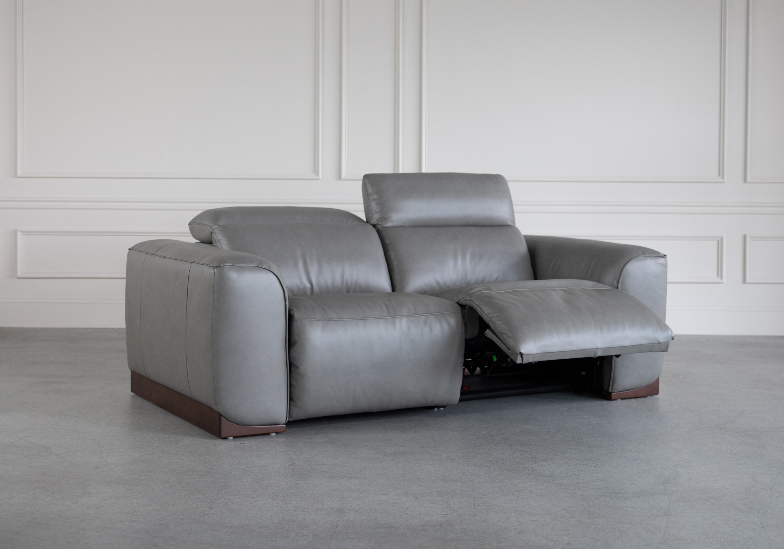 Karl Pwr Sofa LGrey U71 Angle Recline 1 Karl Pwr Sofa LGrey U71 Angle Recline 1